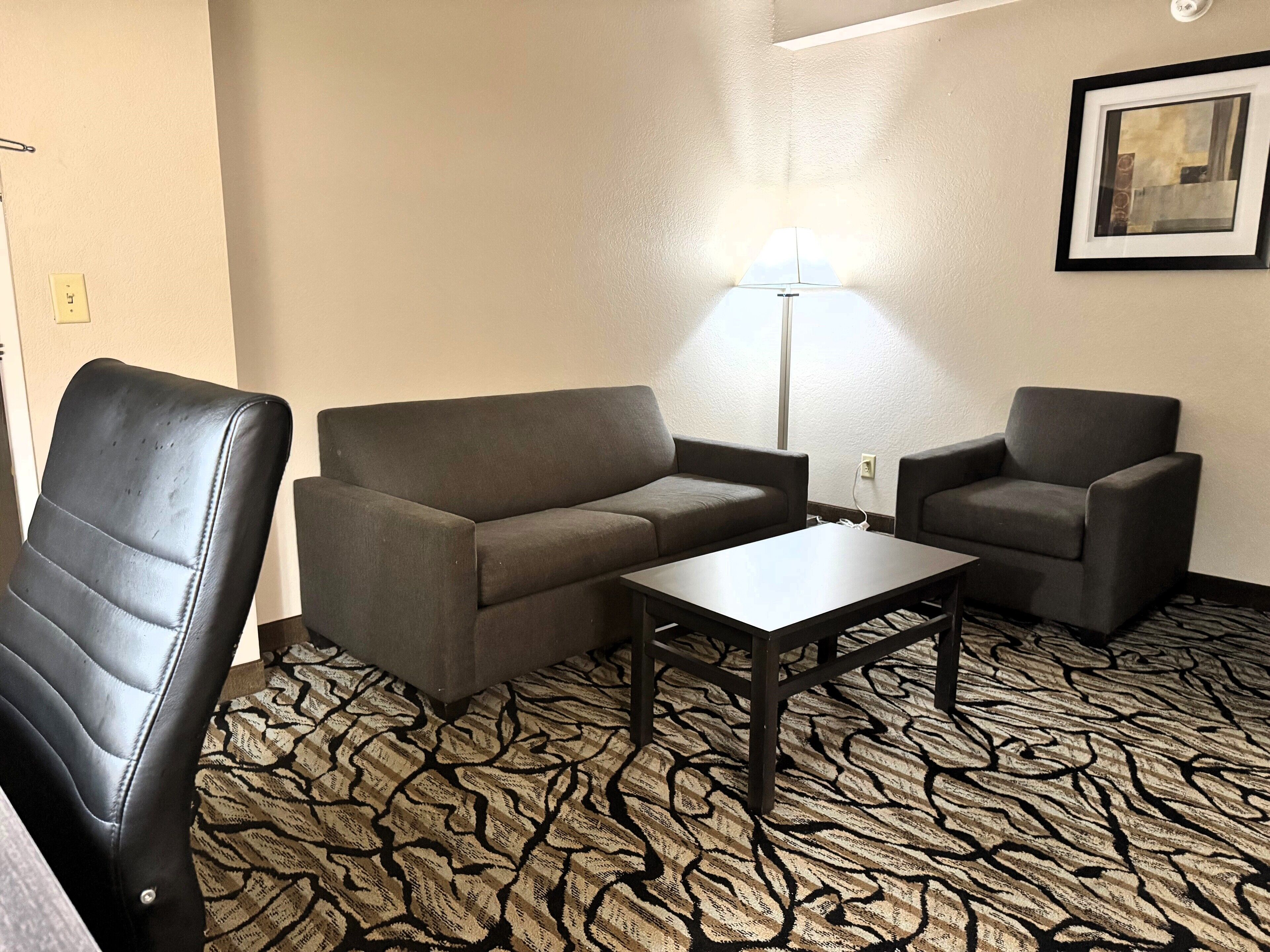 Studio Suite, 1 King Bed, Non Smoking | Individually furnished, desk, blackout drapes, iron/ironing board