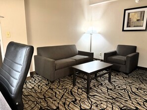 Studio Suite, 1 King Bed, Non Smoking | Individually furnished, desk, blackout drapes, iron/ironing board