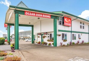 Exterior - Econo Lodge Newport (Newport)