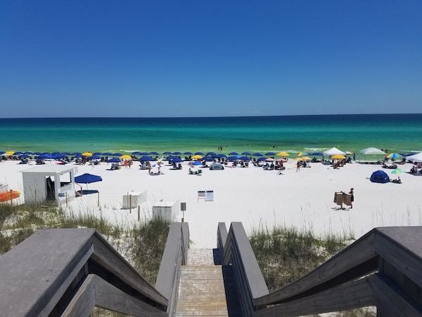 在附近的私人海滩、白沙、沙滩毛巾