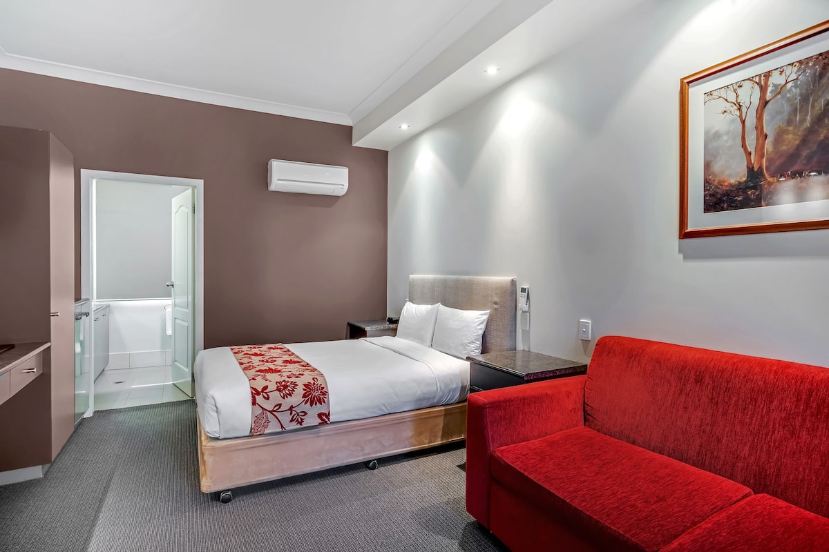 Chambre supérieure, 1 grand lit et 1 canapé-lit | Literie hypoallergénique, bureau, système d’insonorisation