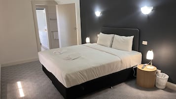 Ropa de cama hipoalergénica, escritorio, sistema de insonorización