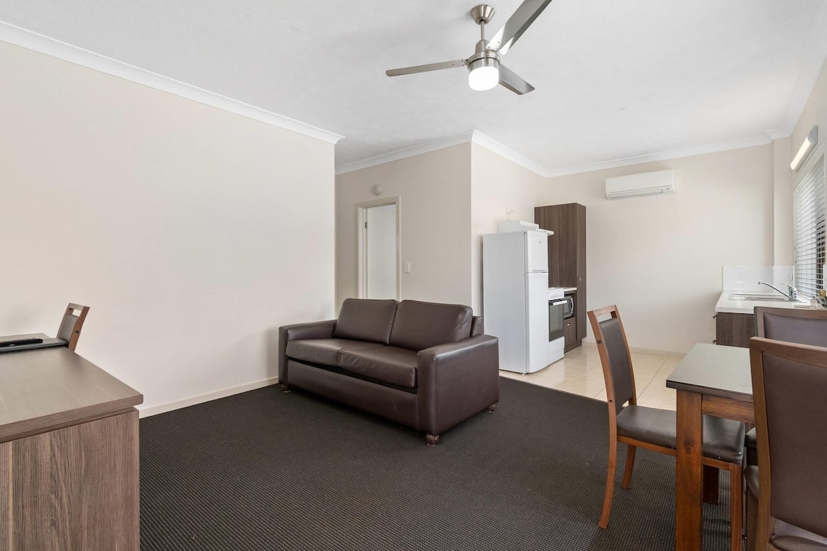 Villa, 1 Bedroom | Premium bedding, pillow-top beds, blackout curtains, soundproofing