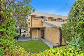 Literie de qualité supérieure, surmatelas, rideaux occultants