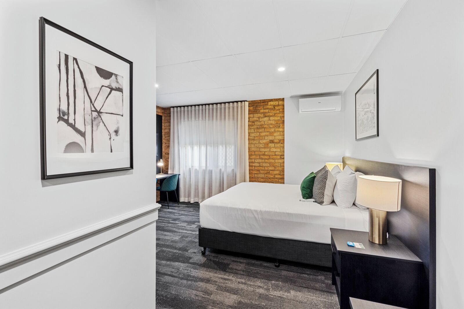 Deluxe Room, 1 Queen Bed | Premium bedding, pillowtop beds, blackout drapes, soundproofing