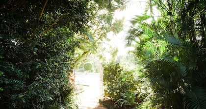 Quality Hotel Robertson Gardens