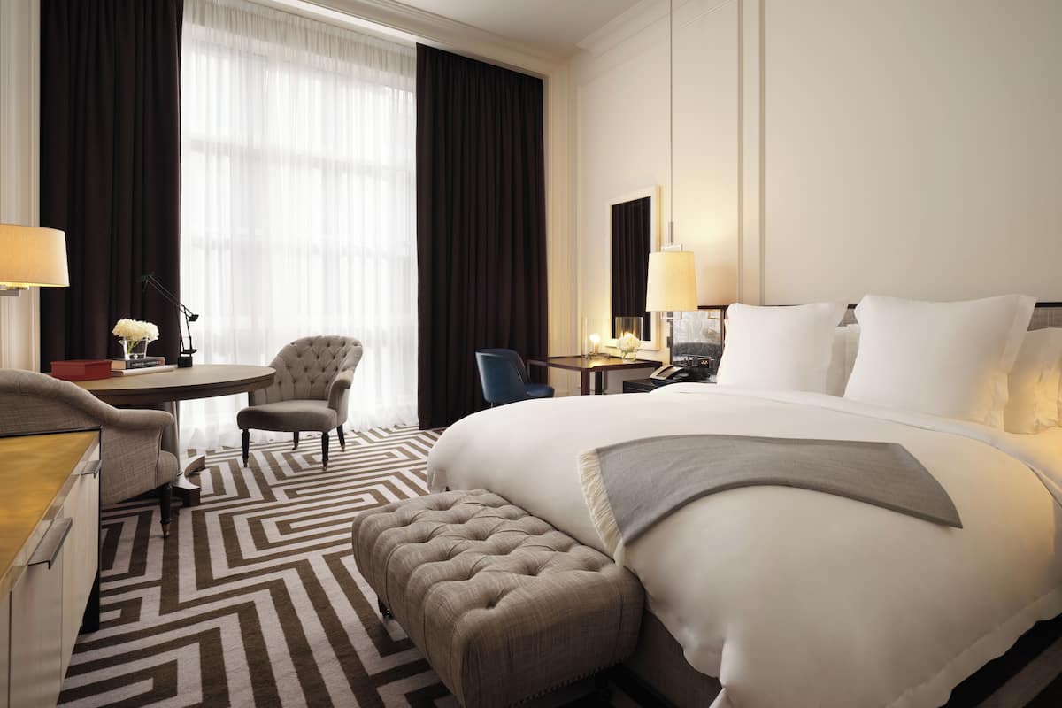 1 bedroom, premium bedding, down comforters, memory foam beds