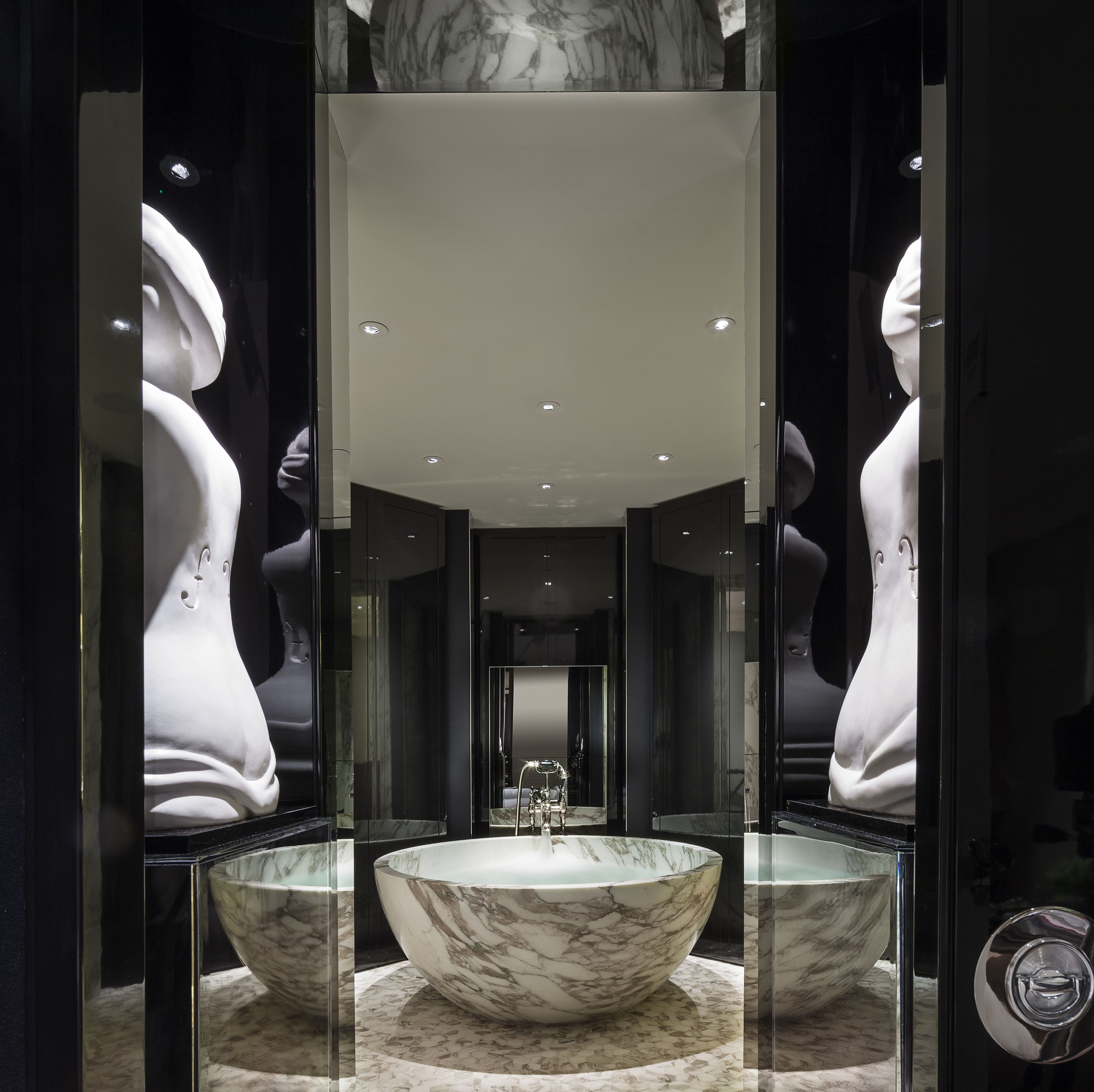 room (manor) | 1 bedroom, premium bedding, down duvets, memory-foam beds