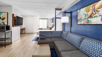 Premium bedding, down comforters, in-room safe, desk