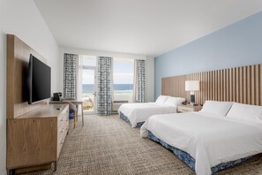 Habitación estándar, 2 camas de matrimonio, vistas a la piscina | Ropa de cama de alta calidad, edredones de plumas, caja fuerte
