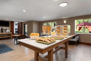 Free daily buffet breakfast