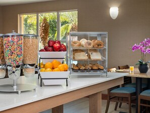 Bao gồm bữa sáng buffet hàng ngày 