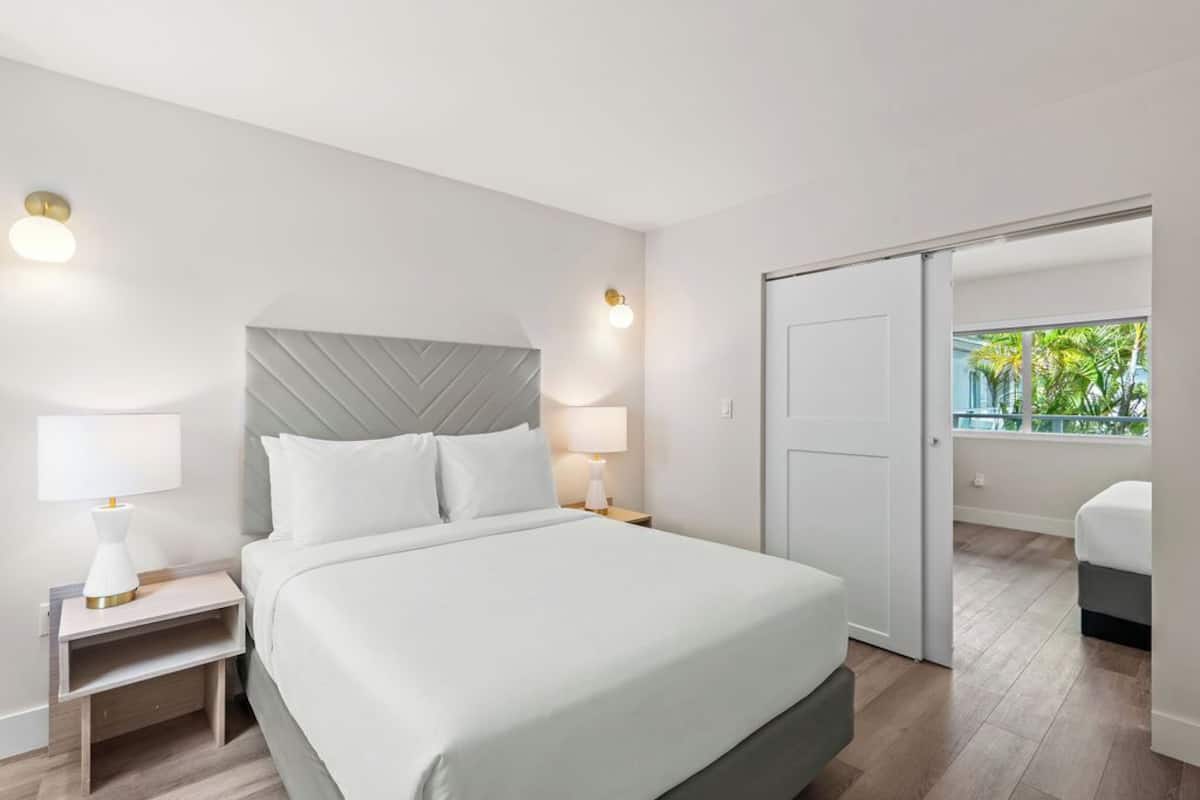 Premium bedding, pillowtop beds, in-room safe, desk