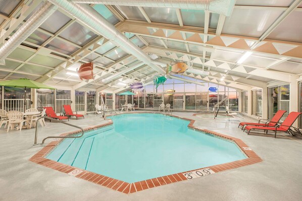 Indoor pool, open 7:00 AM to 10:00 PM, pool loungers - Baymont by Wyndham Litchfield (Litchfield)
