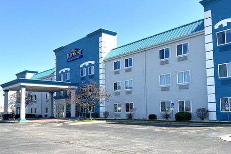 Exterior. Baymont by Wyndham Litchfield