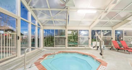 Baymont by Wyndham Litchfield
