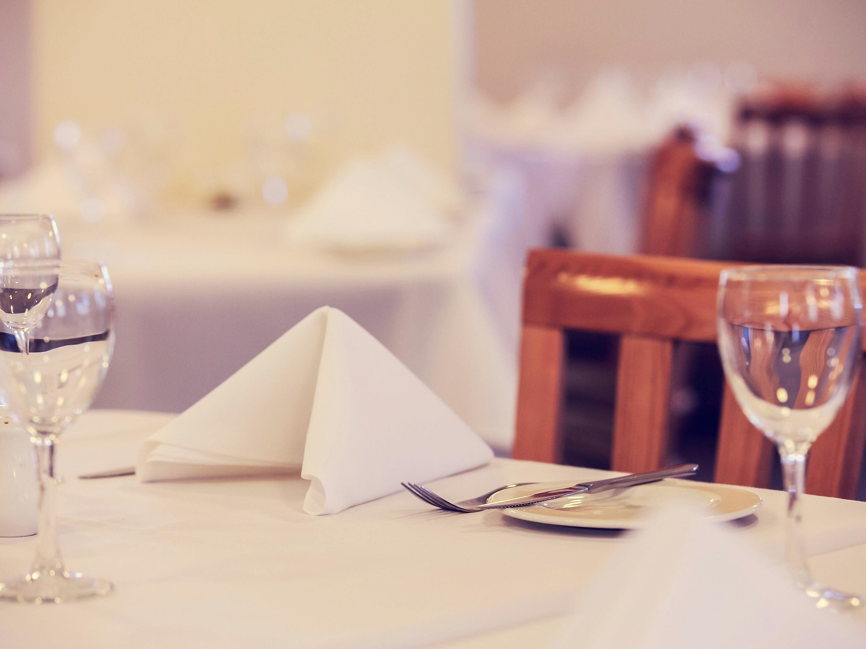 供应早餐和晚餐，国际美食