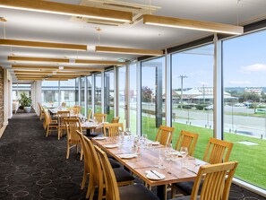 Der serveres morgenmad og aftensmad