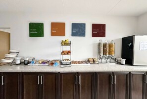 Free daily continental breakfast 