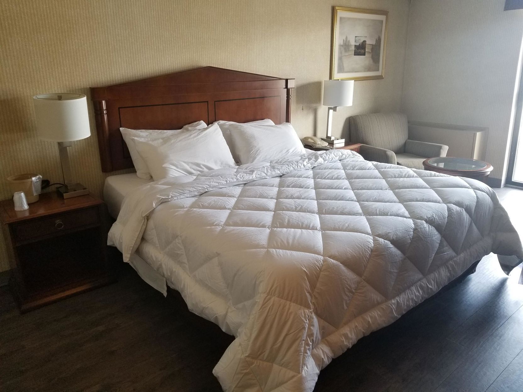 Iron/ironing board, free WiFi, bed sheets