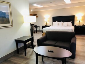 Iron/ironing board, free WiFi, bed sheets - Travelodge by Wyndham Welland (Welland)