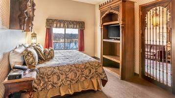 Pillowtop beds, desk, laptop workspace, blackout drapes