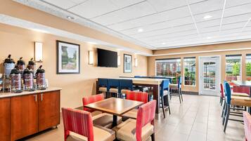 Free daily buffet breakfast