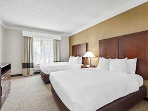 Desk, laptop workspace, blackout drapes, iron/ironing board - Comfort Suites Linn County (Albany)