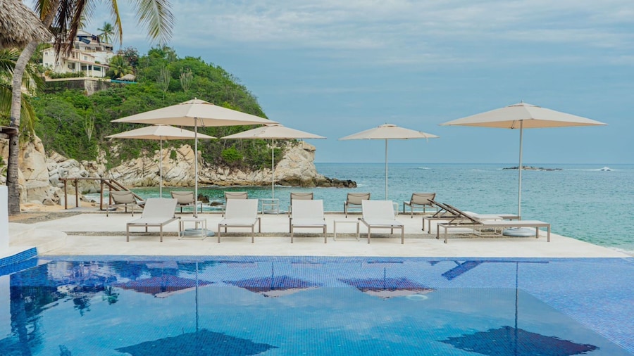 Camino Real Zaashila Huatulco