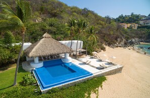 5 restaurants, breakfast, lunch, dinner served; international cuisine - Camino Real Zaashila Huatulco (Santa María Huatulco)