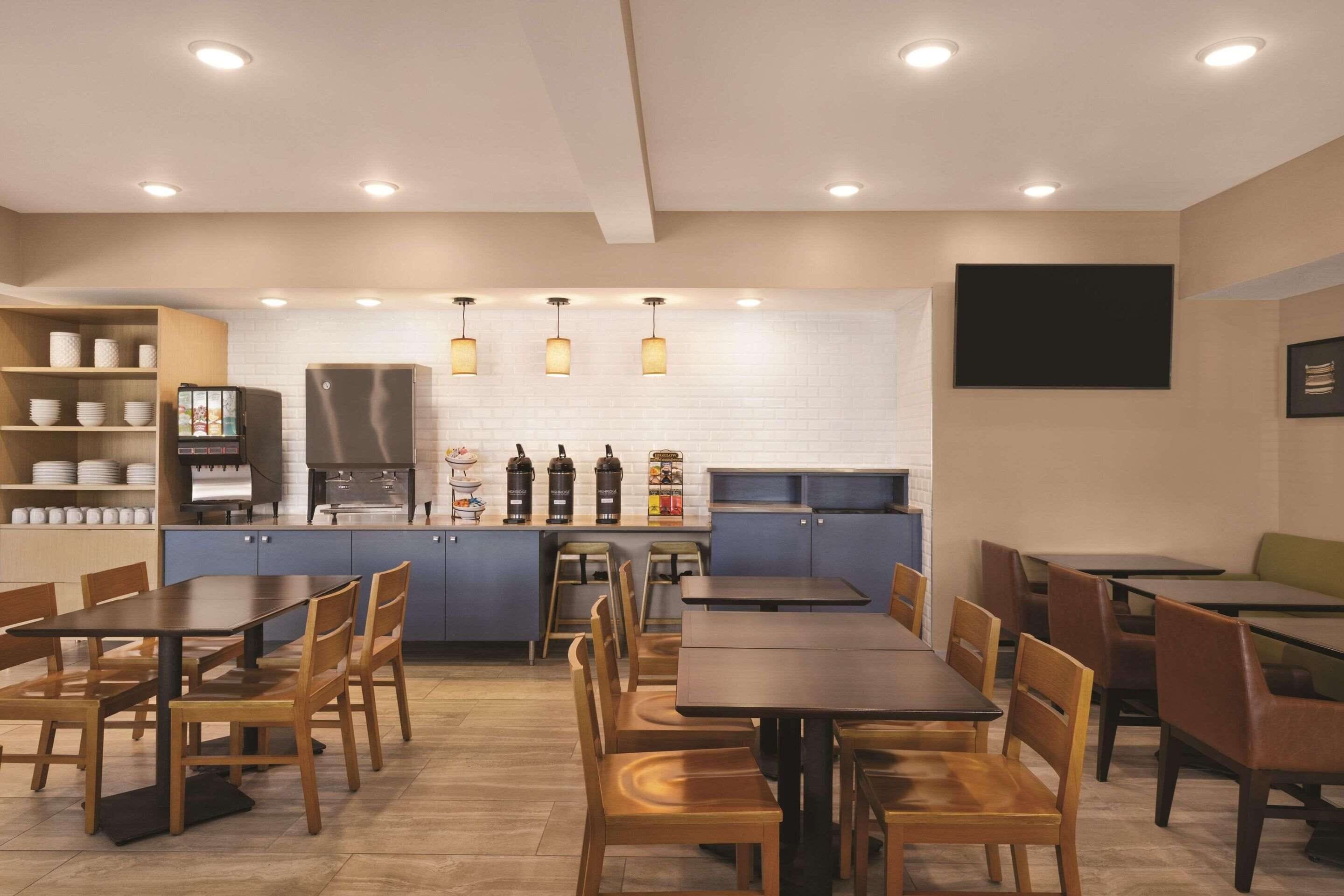 free continental breakfast