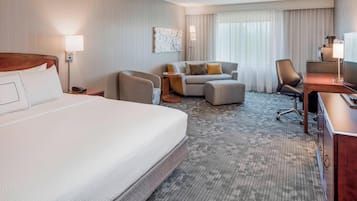 Caja de seguridad en la habitación y escritorio