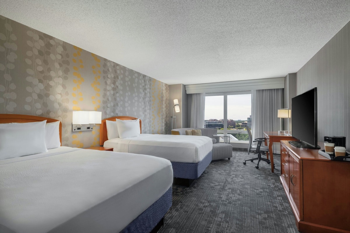 Room, Multiple Beds