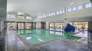 Piscine intérieure