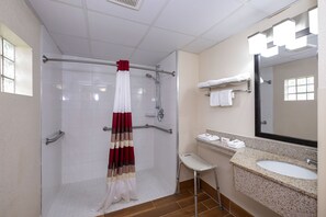 Salle de bain accessible aux personnes à mobilité réduite