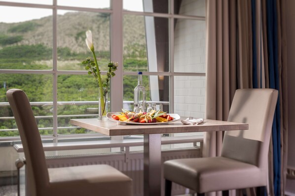 Standard Studio | Hypo-allergenic bedding, in-room safe, soundproofing, iron/ironing board