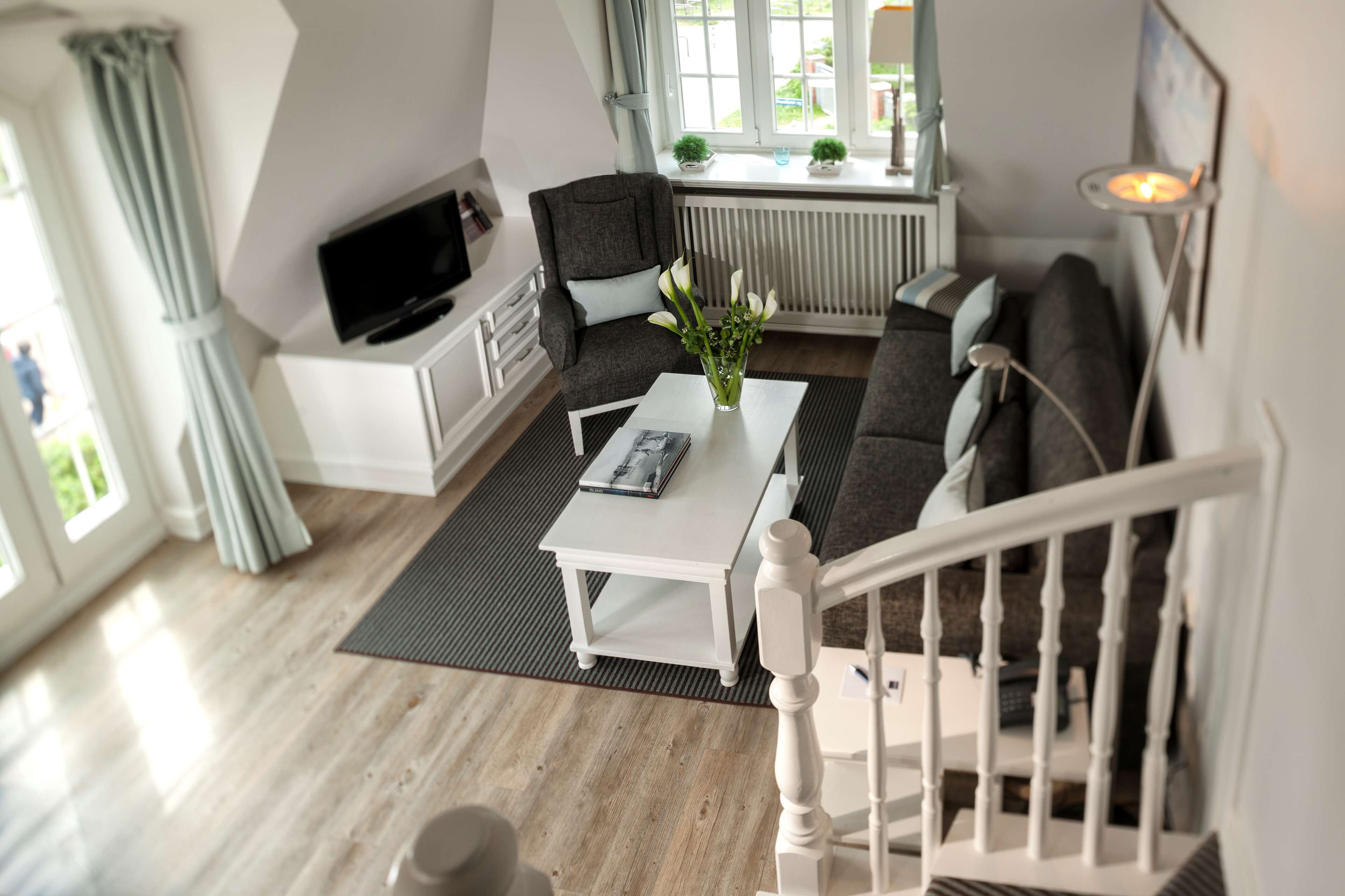 1 bedroom, hypo-allergenic bedding, in-room safe, soundproofing