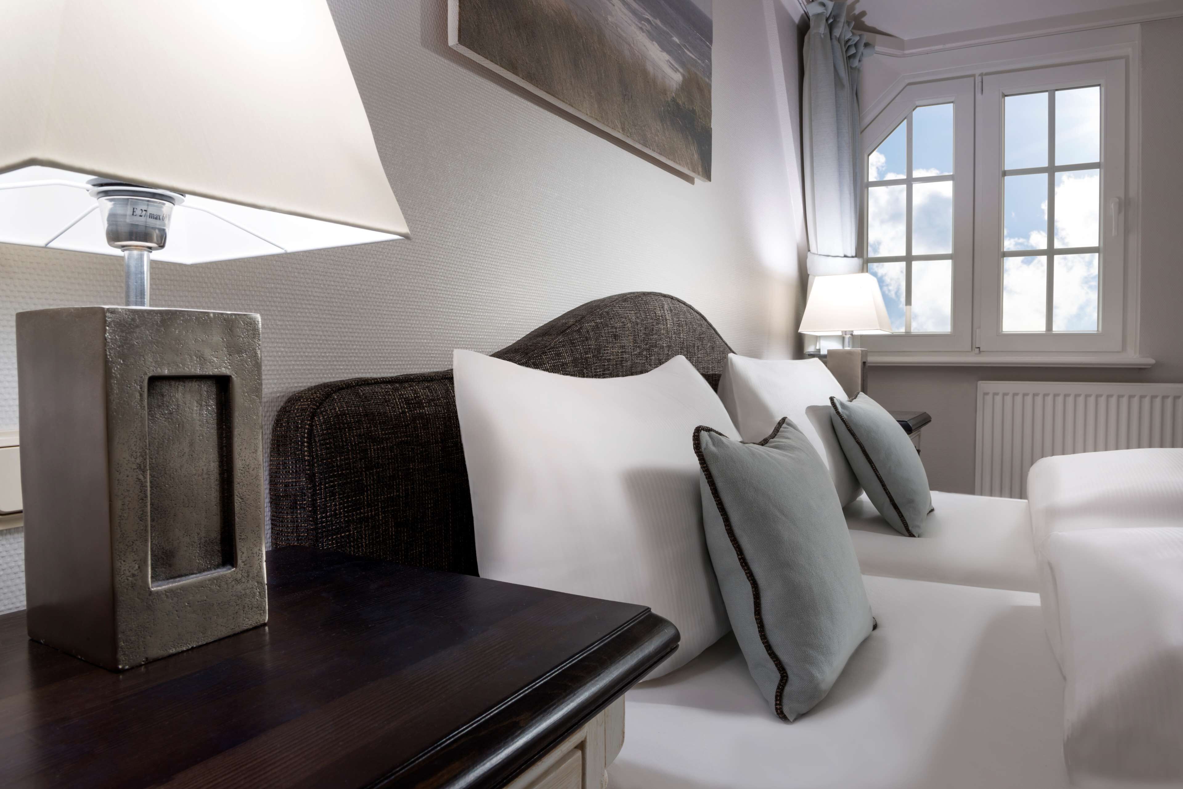 1 bedroom, hypo-allergenic bedding, in-room safe, soundproofing