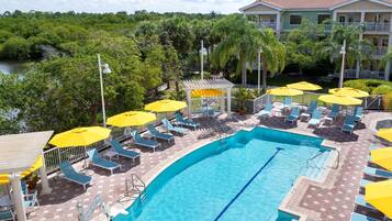 Outdoor pool, sun loungers