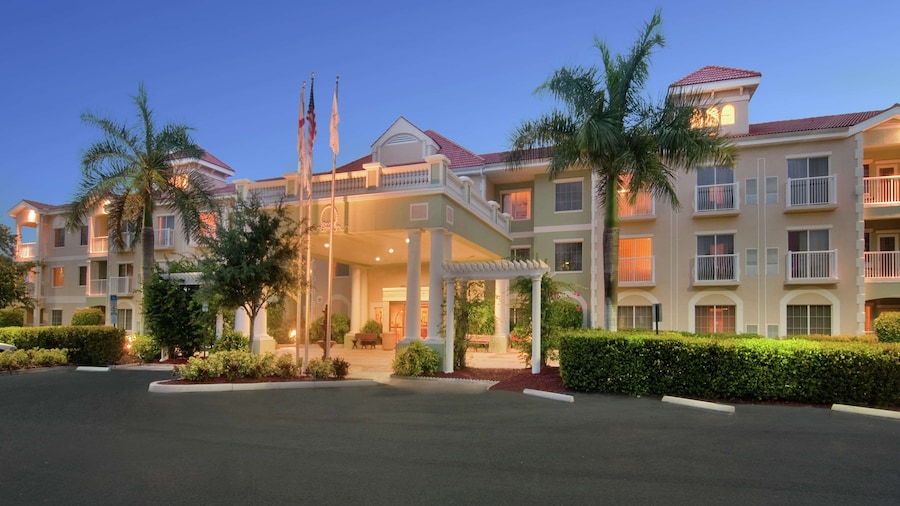 DoubleTree Suites by Hilton Naples