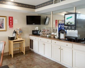 Breakfast area - Econo Lodge Hopewell Near Fort Lee I-295 (Hopewell)