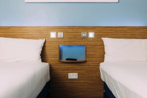 Standaard Twin kamer, 2 eenpersoonsbedden | Een strijkplank/strijkijzer, gratis wifi, beddengoed