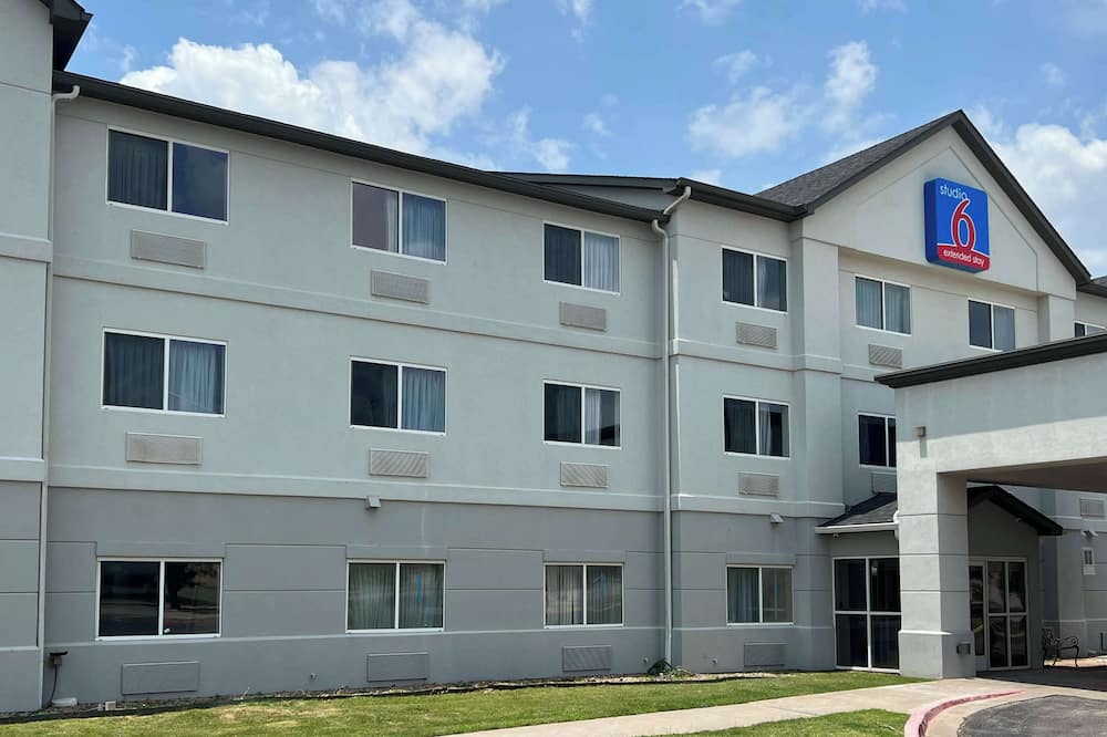 Studio 6 Oklahoma City, OK - South