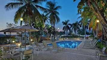 Outdoor pool, pool loungers