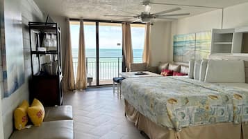 Honeymoon Studio | Living area