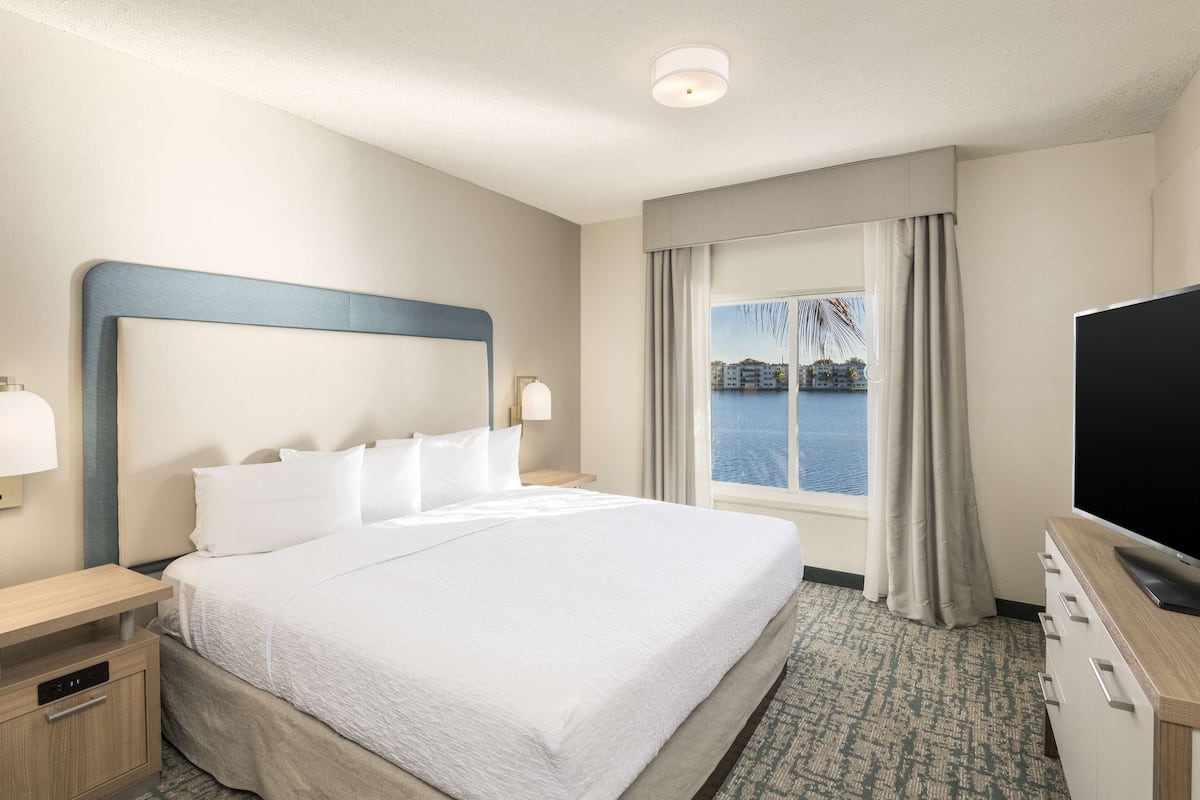 Hypo-allergenic bedding, desk, blackout curtains, soundproofing