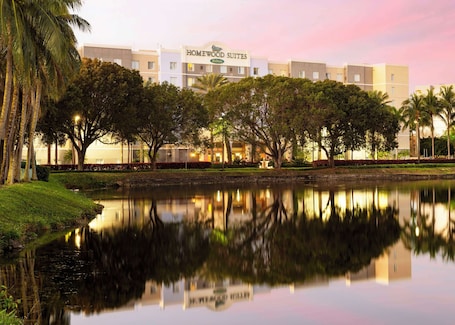 Exterior. Homewood Suites by Hilton Miami-Airport/Blue Lagoon