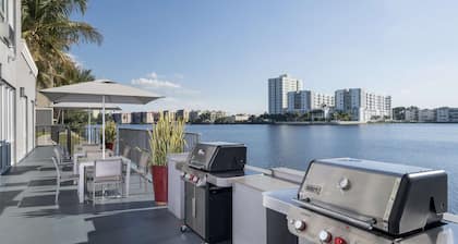 Homewood Suites by Hilton Miami-Airport/Blue Lagoon