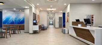 โรงแรม ฮอลิเดย์ อินน์ เอ็กซ์เพรส โฮเทล แอนด์ สวีทส์ ฟอร์ตเพียร์ซ เวสต์ บาย IHG