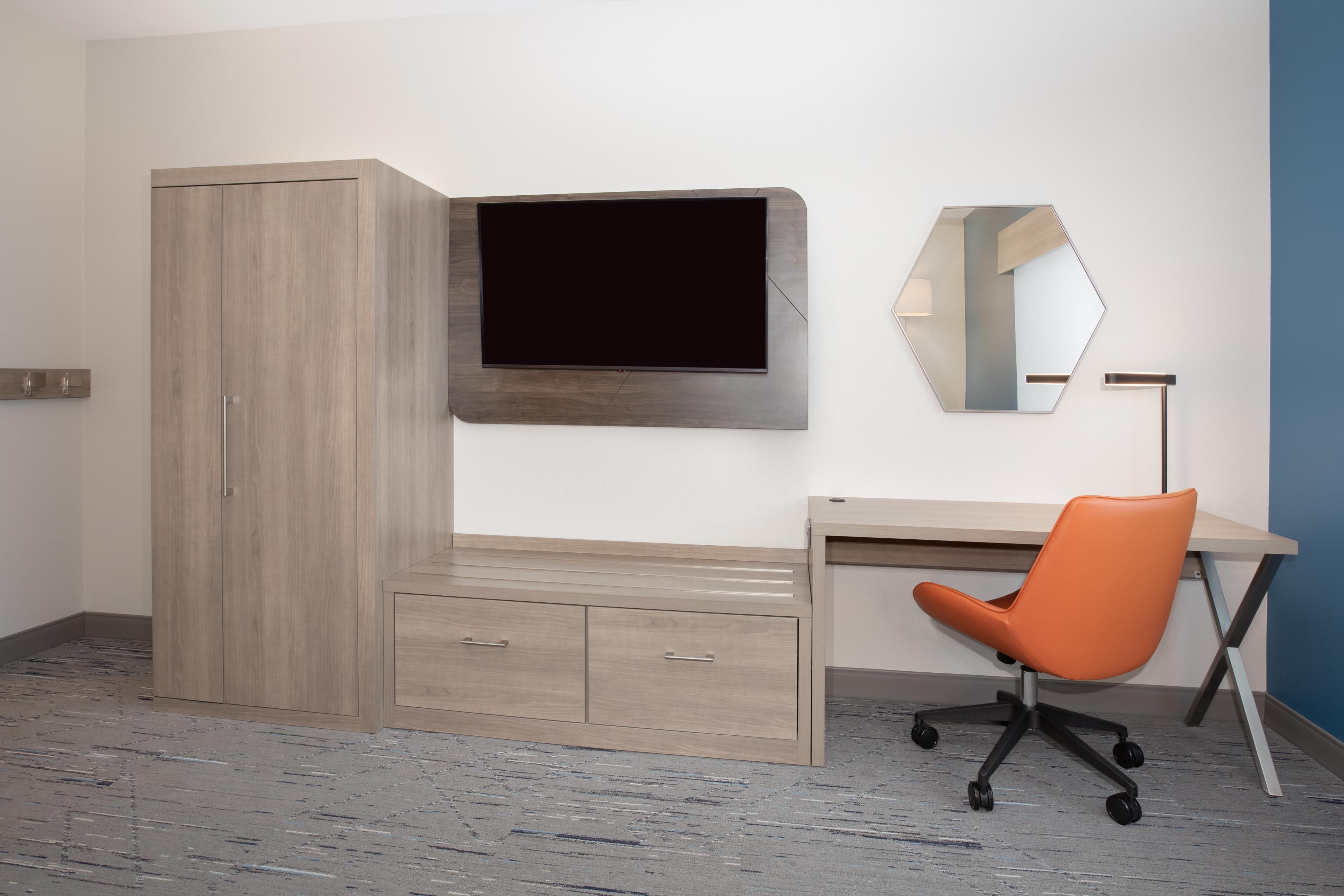 1 bedroom, premium bedding, in-room safe, desk